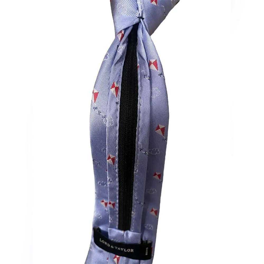 Boys’ Lord & Taylor Light Blue Silk Tie with Red Kite Pattern, EUC